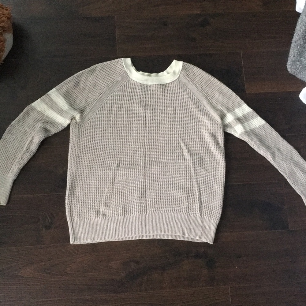 American Eagle HARDLY WORN knit sweater